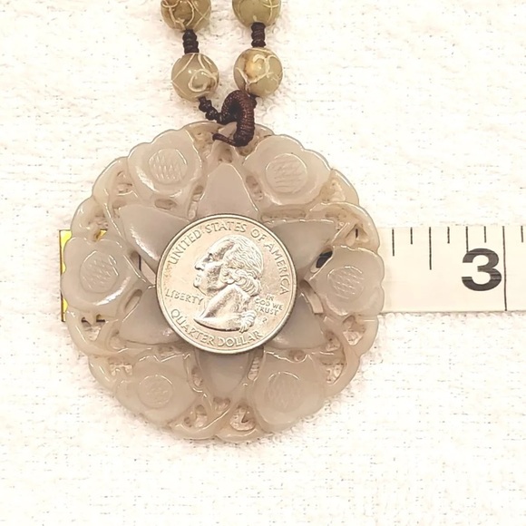 OFFERS WELCOMED - Pierced Mutton Fat Jade Flower Pendant Necklace 57.7g - Picture 7 of 11
